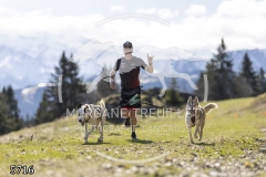 5716