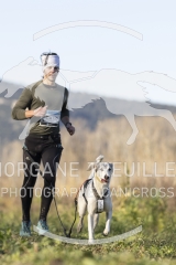 3083